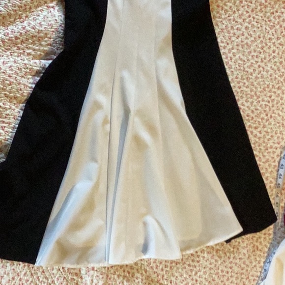 Calvin Klein, Sz 6, sleeveless, two-toned fit and flare dress. Black and Cream - Picture 3 of 8